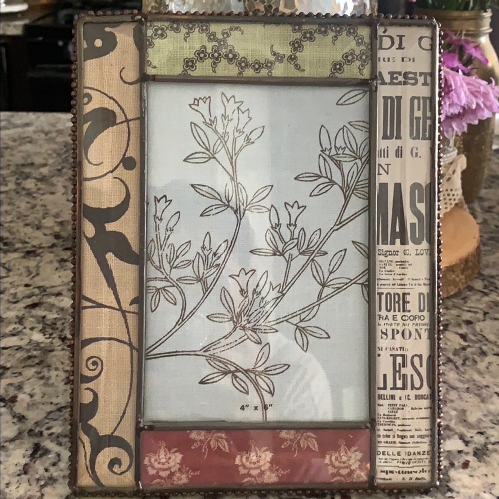 Picture frame by Fringe studio